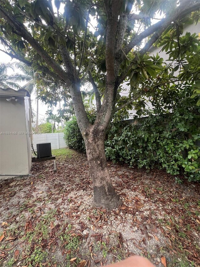 Building Photo - 9030 SW 40th Terrace