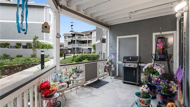 Building Photo - 10371 Garden Grove Blvd