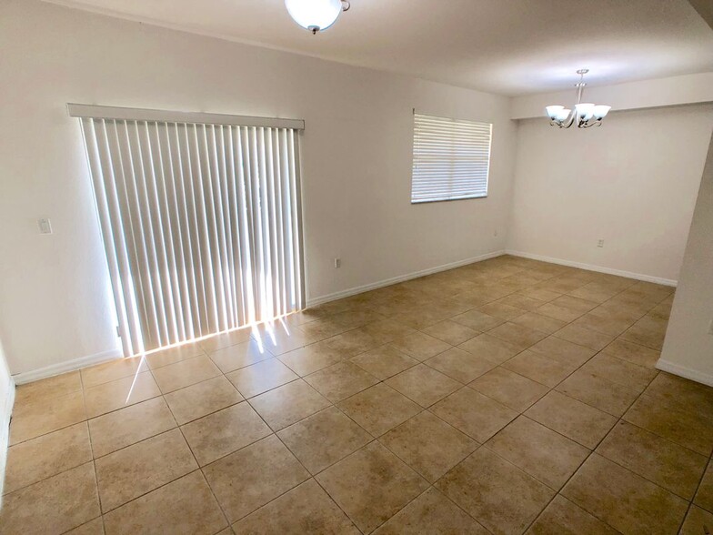 Building Photo - 8800 NW 107th Ct