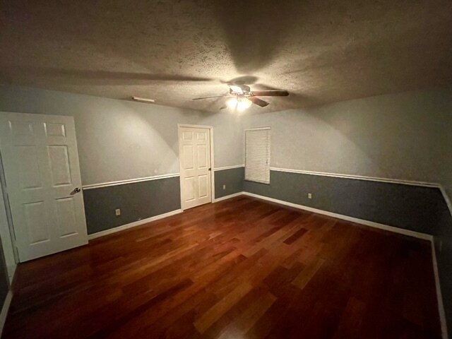 Master bedroom - 5400 NW Emblem St