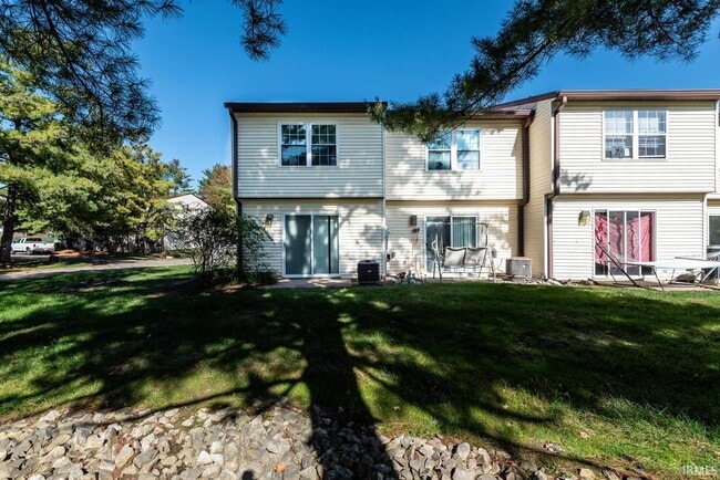 Building Photo - 2457 S Burberry Ln