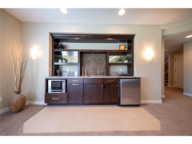 Building Photo - 6531 Century Ln