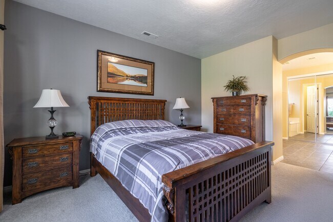 Building Photo - Fully Furnished 3 Bedroom Home In Coral Canyon With Community Amenities