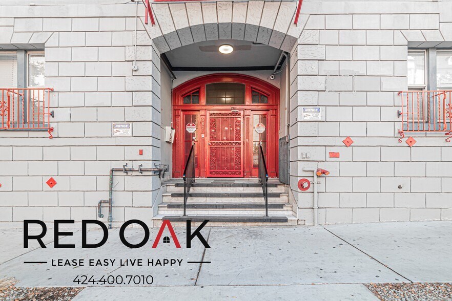 Building Photo - 687 Shatto Pl