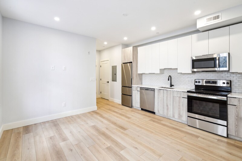 Building Photo - 3439 Lancaster Ave