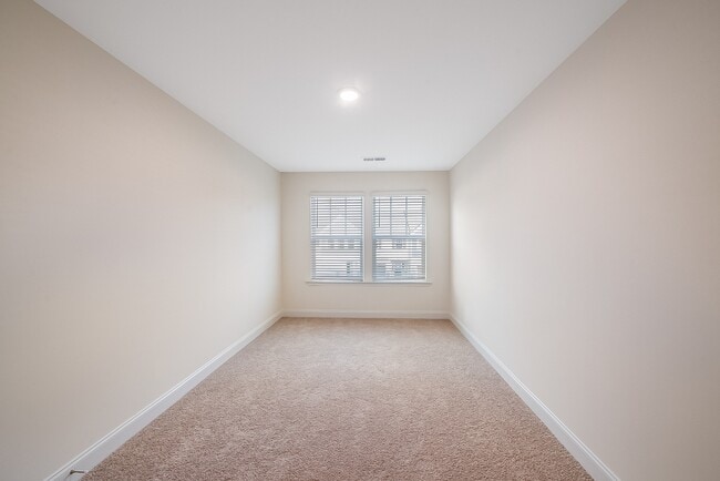 Building Photo - 3 Bedroom Townhome with Garage Angier