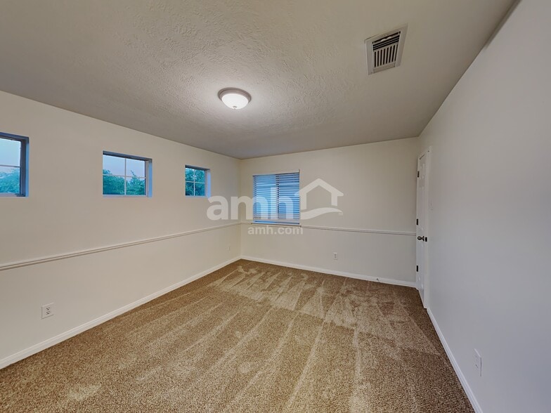 Building Photo - 25504 Oakhurst Trails Ct