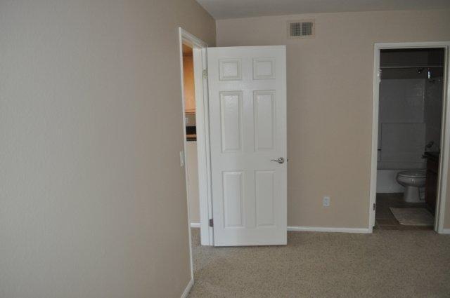 Building Photo - 7190 Shoreline Dr
