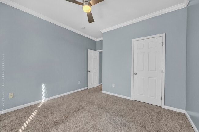 Building Photo - 237 Camden Lake Dr