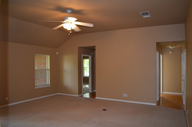 Building Photo - Fantastic 4BR/2BA in Highly Sought After Country Trails!