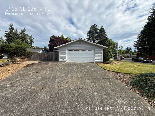 Building Photo - 1415 NE 136th Pl