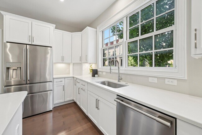 Building Photo - 100 Normandy Ave