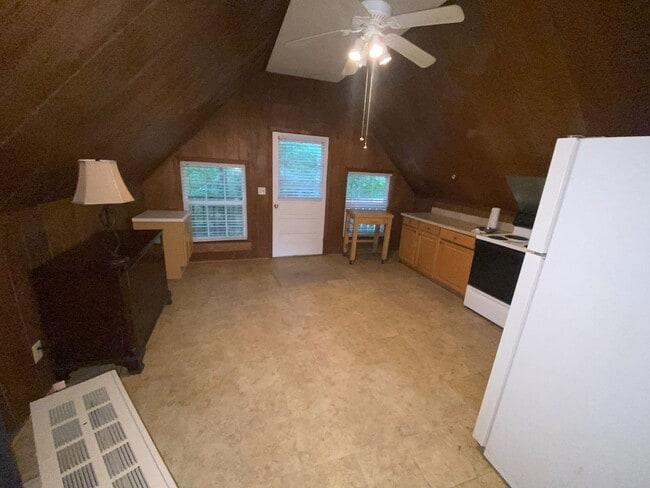 Building Photo - 1130 Stoney Brook Ln