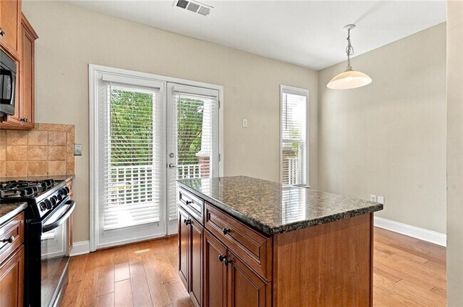 Building Photo - 217 16th St NW