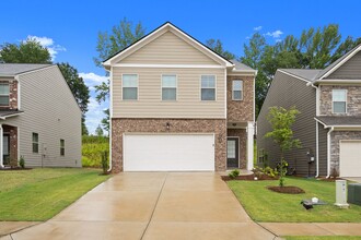 Building Photo - 4 bed / 2.5 bath in Gainesville! Retreat at Chicopee