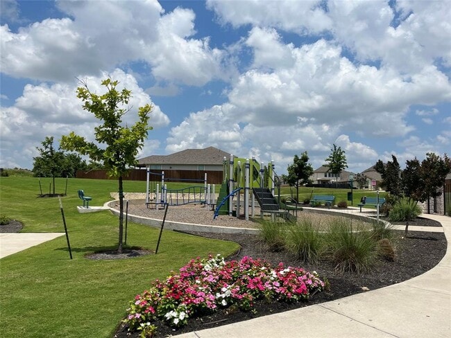 Building Photo - 1015 Vista View Dr