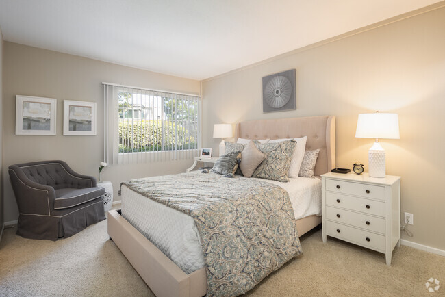 Interior Photo - Pacific Woods Apartment Homes