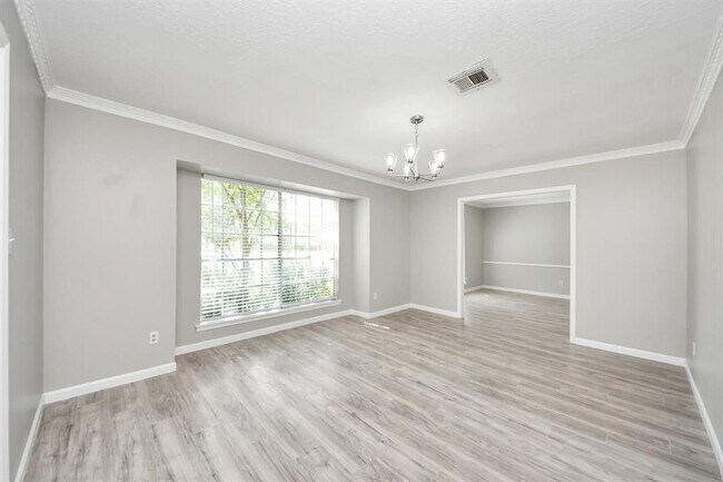 Building Photo - 7911 Pella Dr