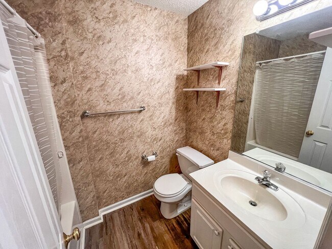 Building Photo - 923 Scholastic Ct