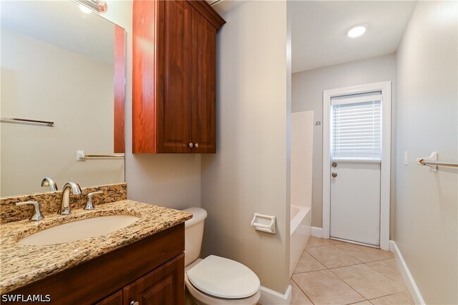 Building Photo - 929 SW 31st St