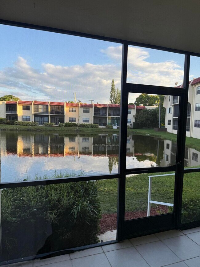 Building Photo - 2050 Oleander Blvd