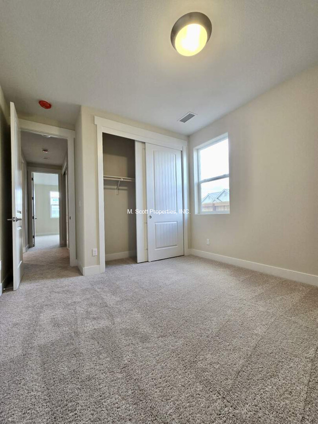 Building Photo - 445 Golden Gate Ct