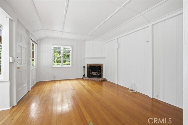 Building Photo - 550 St Ann's Dr