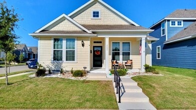 Building Photo - 8423 Martinique Mews