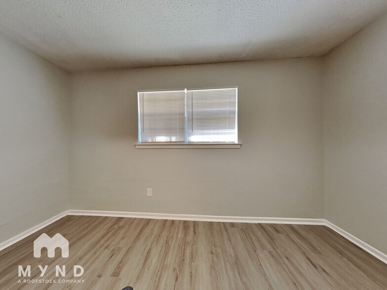 Building Photo - 1308 Lyric Dr