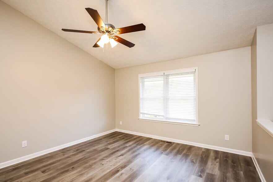 Building Photo - 5375 Olde Mill Dr NE