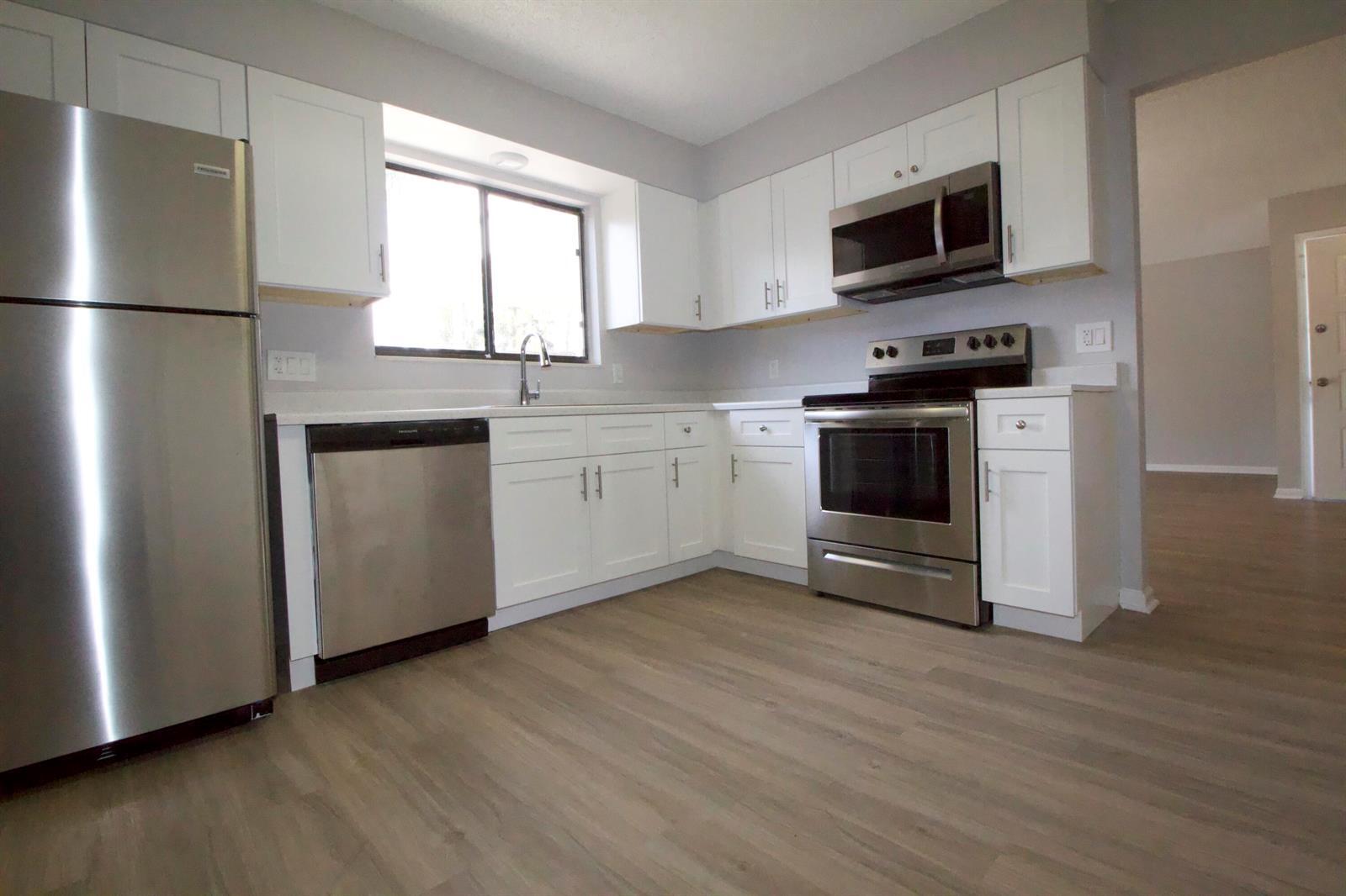 Building Photo - 9220 Roan Ln