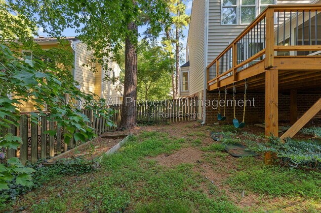 Building Photo - 1202 Belhaven Rd