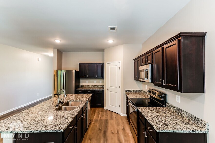 Building Photo - 235 Bowen Way