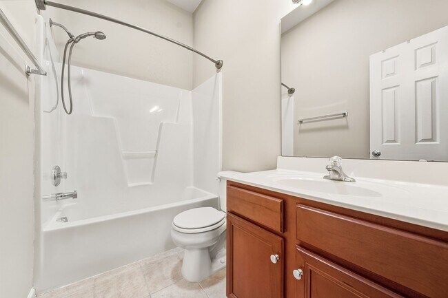 Building Photo - Bright and Spacious 3-Bed Home Near Homest...