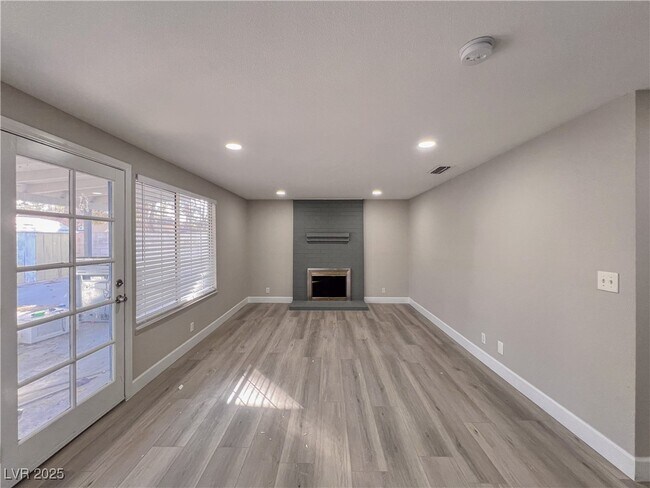Building Photo - 3636 Bronco Rd