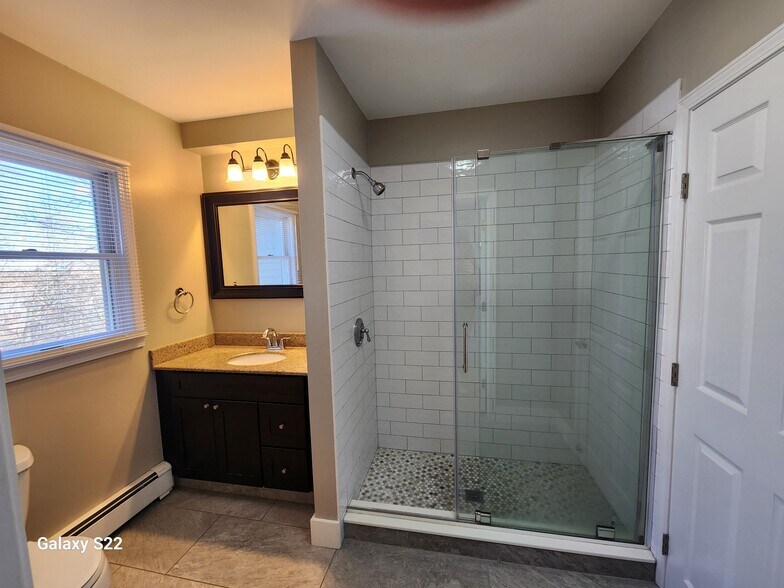 bath - 20 Pleasant St