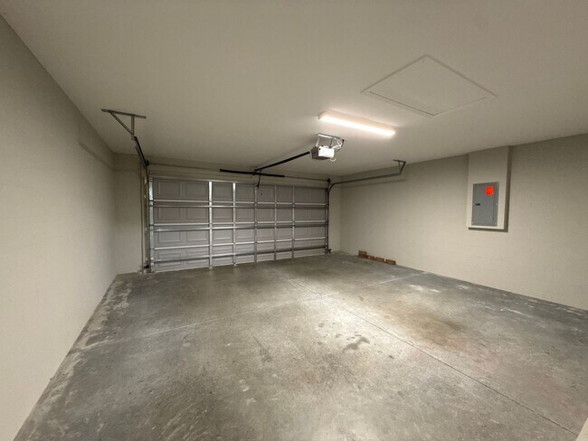Building Photo - 309 Locust Rd
