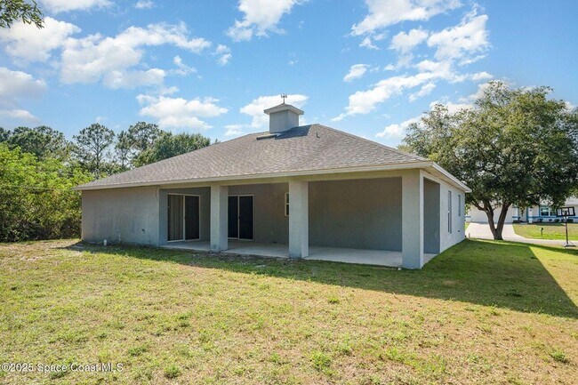Building Photo - 1066 Quesada St SE