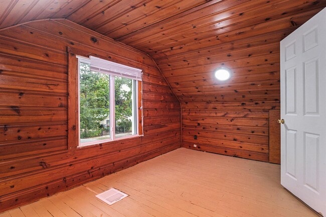 Building Photo - 23739 Cayuga Ave