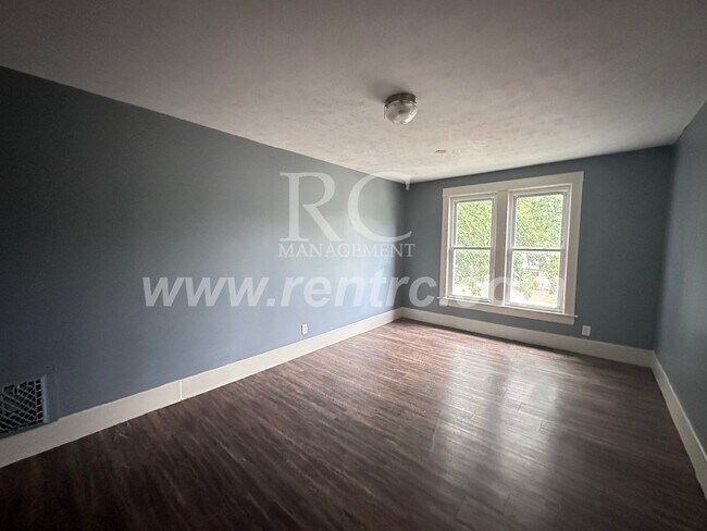 Building Photo - 1101 Chandler-