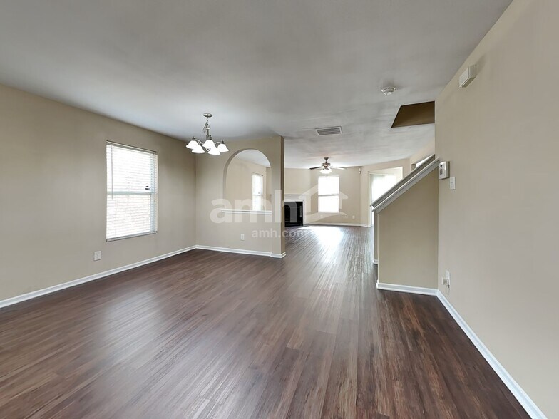 Building Photo - 1320 Perga Ct