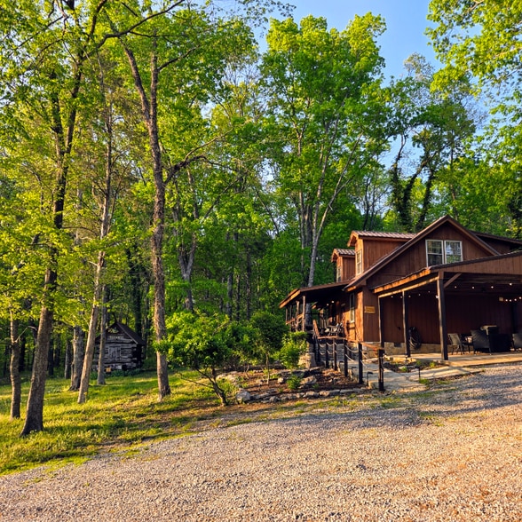 Building Photo - 1115 Bear Creek Pike