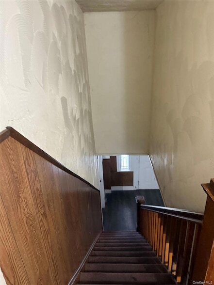 Building Photo - 6 Glenmere Ave