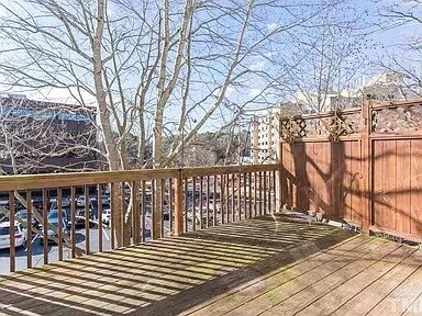Freshlly painted deck - 2636 Laurelcherry St