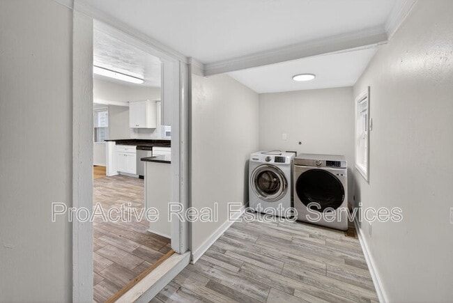 Building Photo - 1316 22nd St