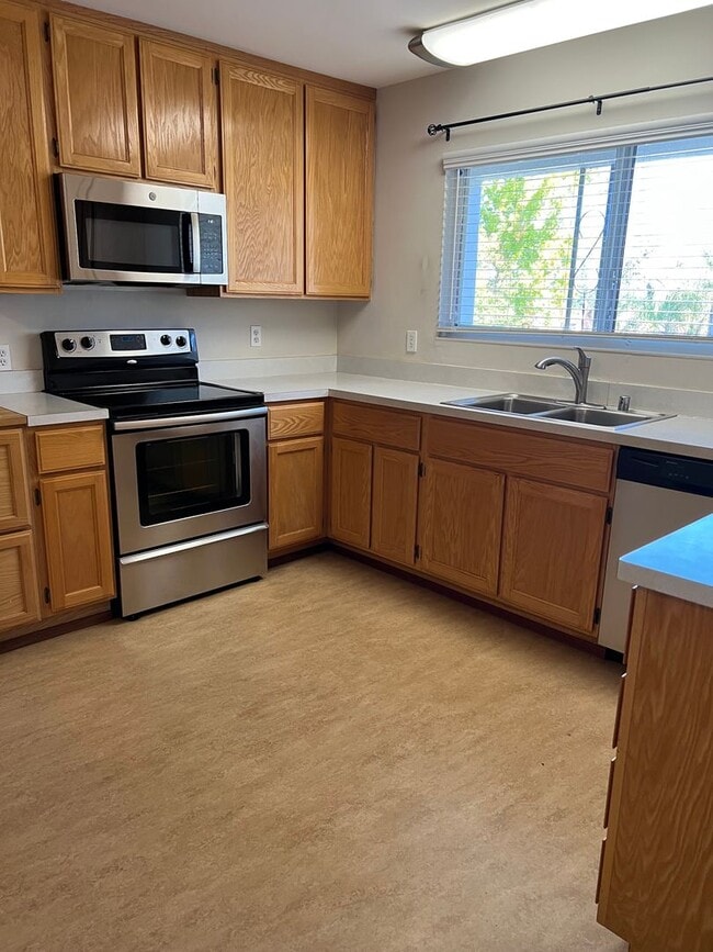 Building Photo - 1393 El Dorado Dr