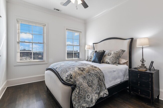 Building Photo - 3127 Parthenon Ave