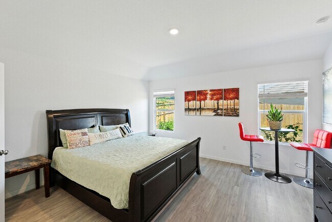 Building Photo - Primary Closet Made for Kings & Queens - UP TO 1 MONTH FREE RENT AVAILABLE!
