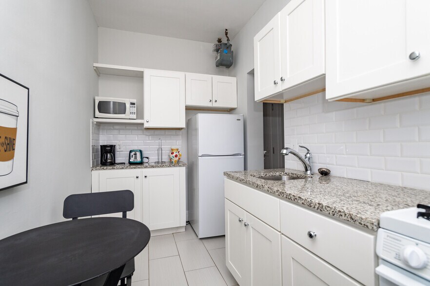 Building Photo - 49 Worthington St