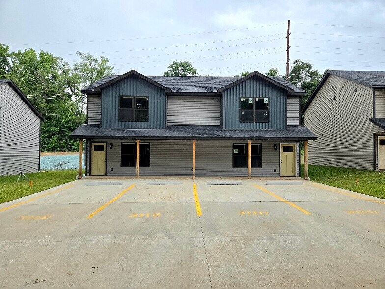 Primary Photo - 3110 Commerce St
